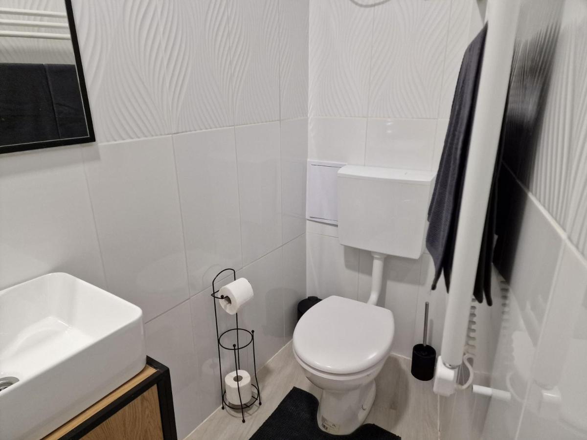Schmidt Apartman Miskolc Belvarosaban Exterior foto